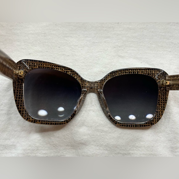 Tory Burch Sunglasses TY 7127 1740/13 Black Crystal on Raffia w/ Smoke Fade - Picture 4 of 6